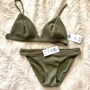 NWT Hollister ribbed bikini top